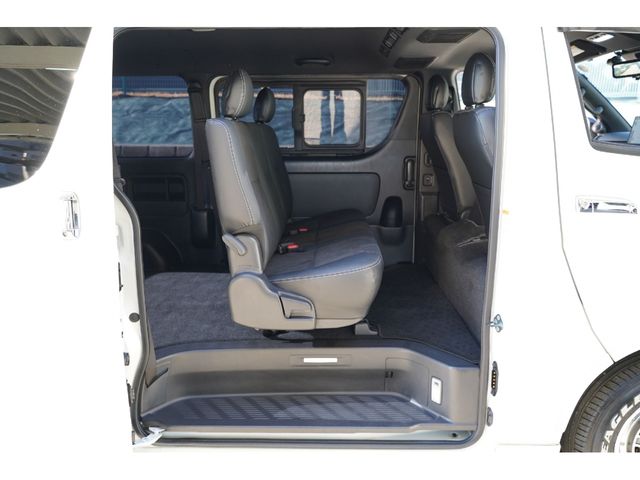 TOYOTA HIACE VAN 2WD 2021 Image 31