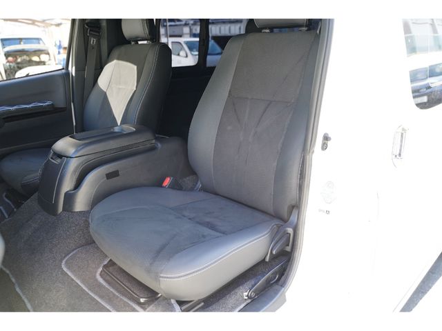 TOYOTA HIACE VAN 2WD 2021 Image 31