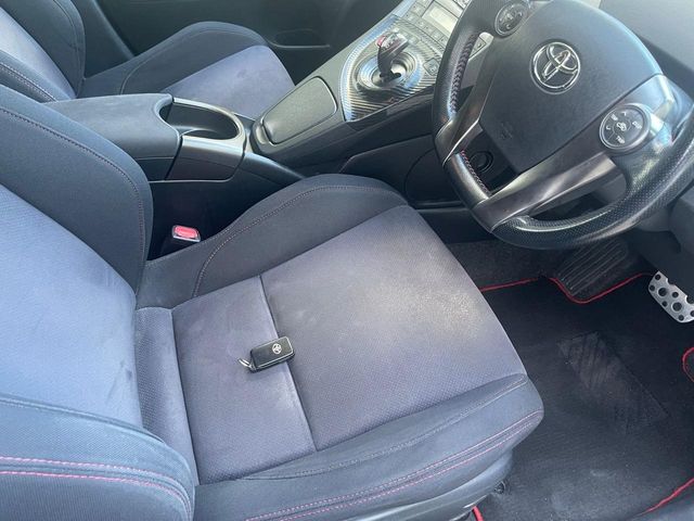 TOYOTA PRIUS 2014 Image 31