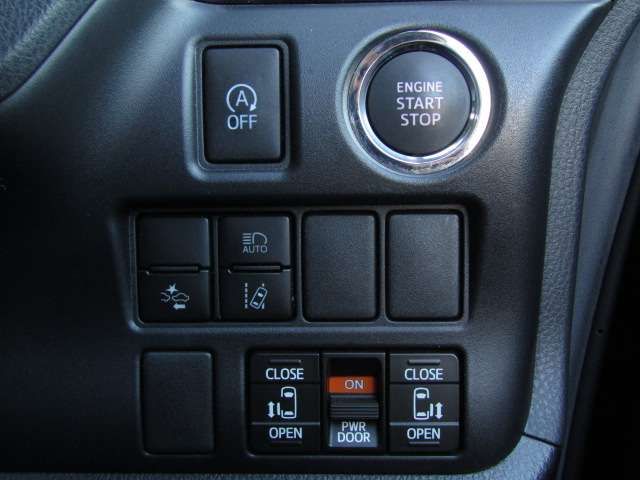 TOYOTA VOXY 2018 Image 31