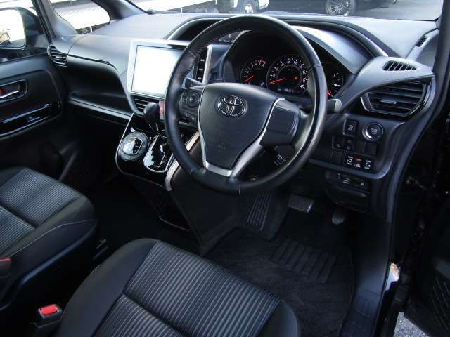 TOYOTA VOXY 2018 Image 31