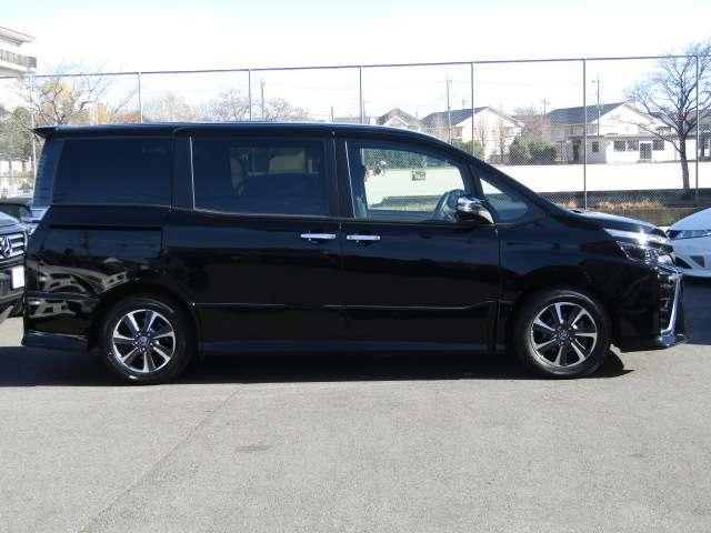 TOYOTA VOXY 2018 Image 31