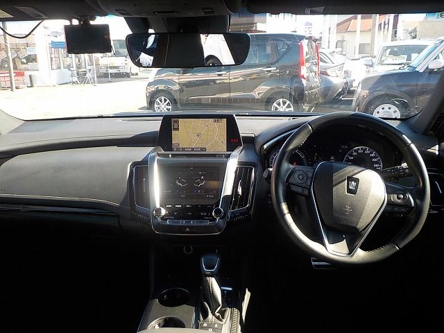 TOYOTA CROWN SEDAN HYBRID 4 2018 Image 31