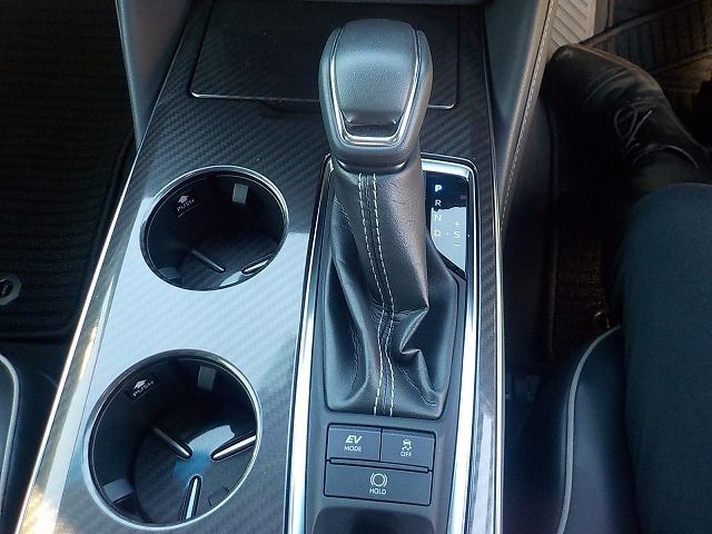 TOYOTA CROWN SEDAN HYBRID 4 2018 Image 31