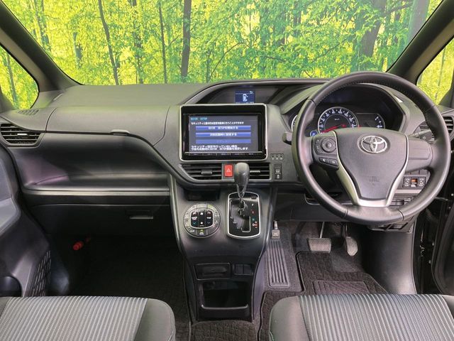 TOYOTA VOXY 2015 Image 31