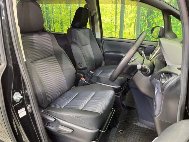 TOYOTA VOXY 2015 Image 31