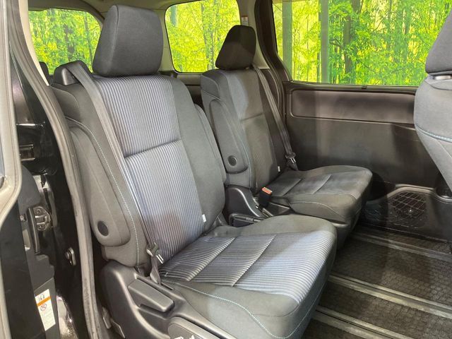 TOYOTA VOXY 2015 Image 31