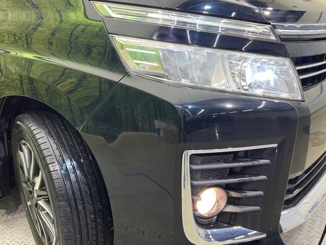 TOYOTA VOXY 2015 Image 31