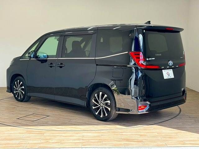 TOYOTA NOAH HYBRID 2023 Image 31