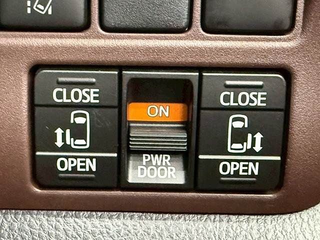 TOYOTA ESQUIRE HYBRID 2018 Image 31