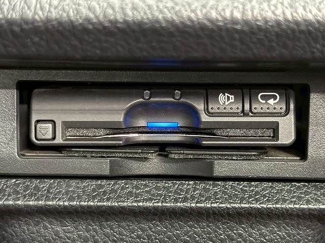 TOYOTA ESQUIRE HYBRID 2018 Image 31