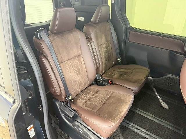 TOYOTA ESQUIRE HYBRID 2018 Image 31