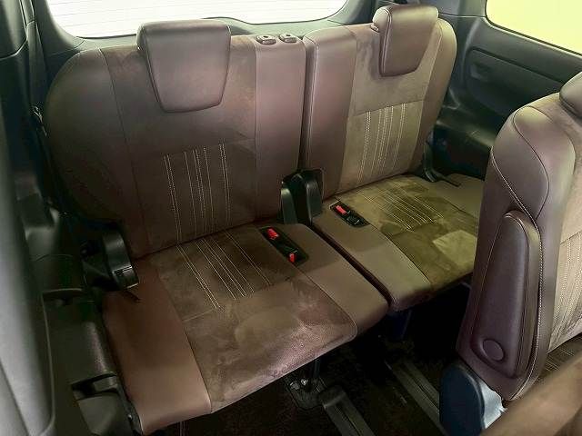 TOYOTA ESQUIRE HYBRID 2018 Image 31