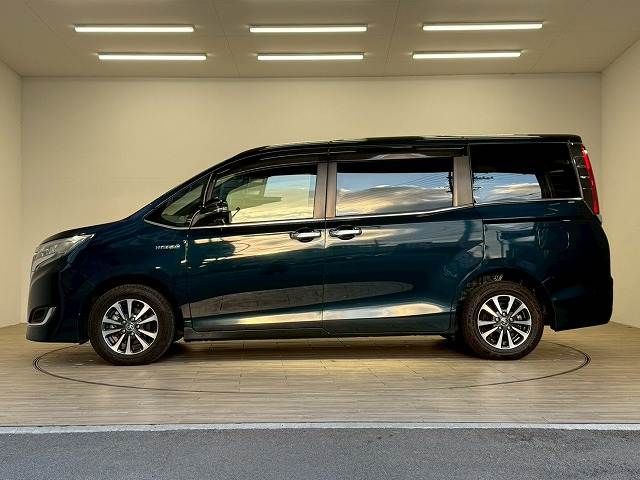 TOYOTA ESQUIRE HYBRID 2018 Image 31