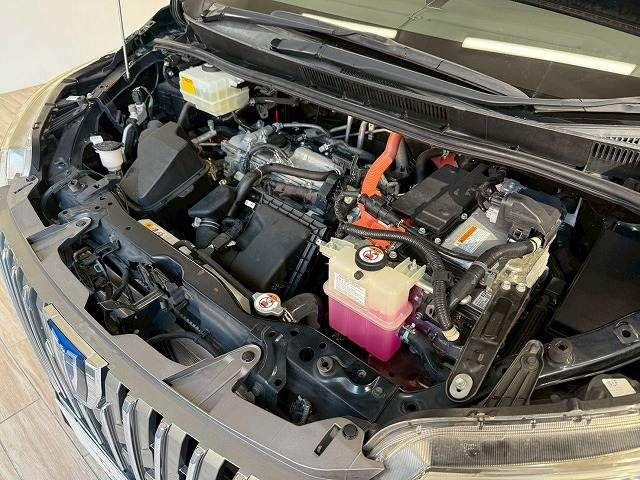 TOYOTA ESQUIRE HYBRID 2018 Image 31