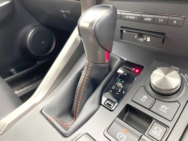 TOYOTA LEXUS NX300H AWD 2020 Image 31