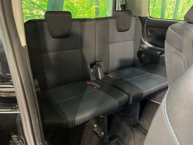 TOYOTA VOXY 2015 Image 31