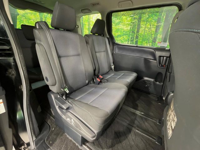 TOYOTA VOXY 2015 Image 31