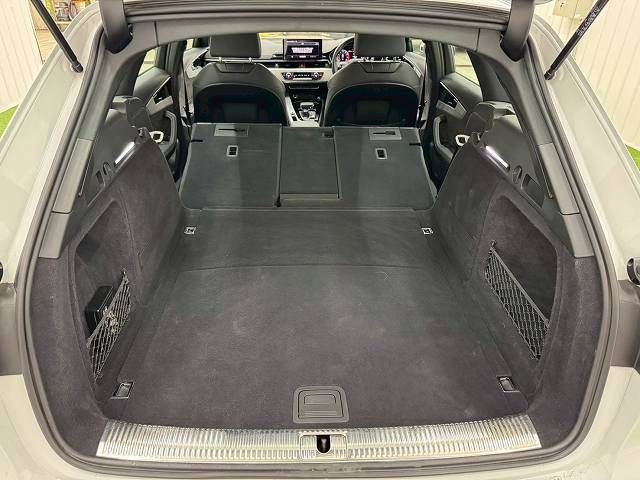 AUDI A4 AVANT 2021 Image 31