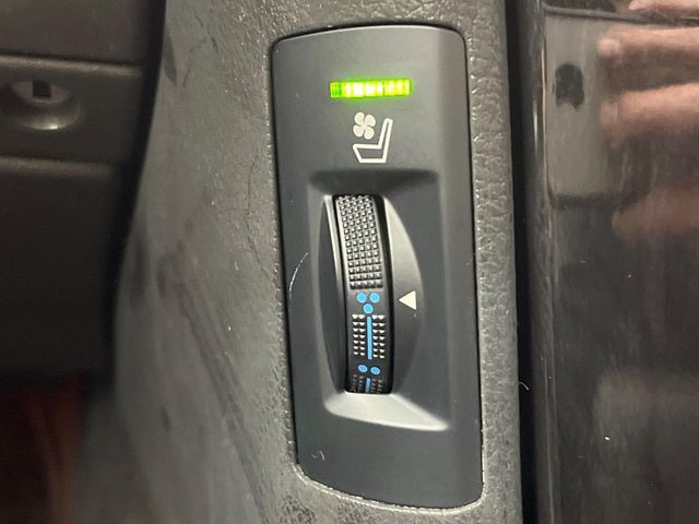 TOYOTA CROWN SEDAN 2011 Image 31