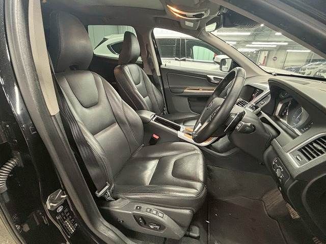 VOLVO XC60 2017 Image 31