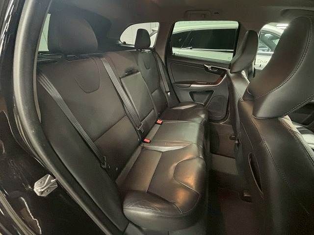 VOLVO XC60 2017 Image 31