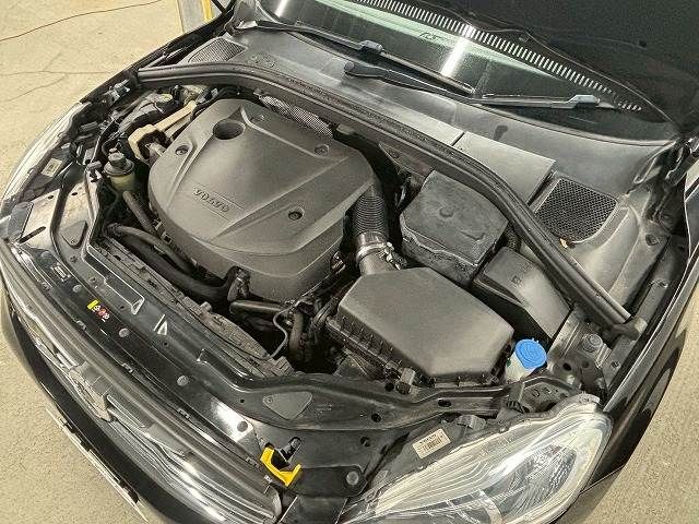 VOLVO XC60 2017 Image 31