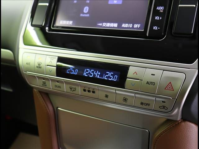 TOYOTA LANDCRUISER PRADO 2022 Image 31