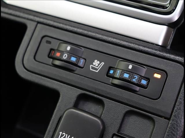 TOYOTA LANDCRUISER PRADO 2022 Image 31