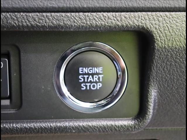 TOYOTA LANDCRUISER PRADO 2022 Image 31