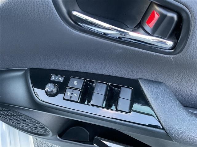 TOYOTA PRIUS 2022 Image 31