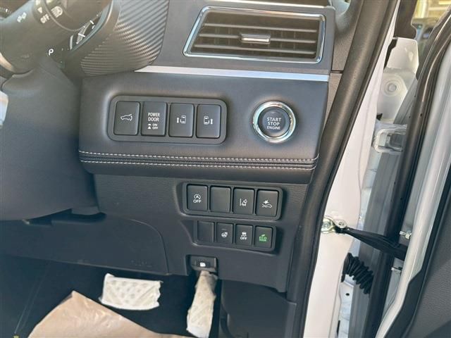 MITSUBISHI DELICA D:5 4WD 2025 Image 31