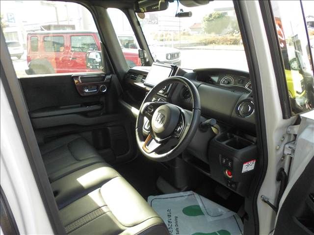 HONDA N BOX CUSTOM 2022 Image 31