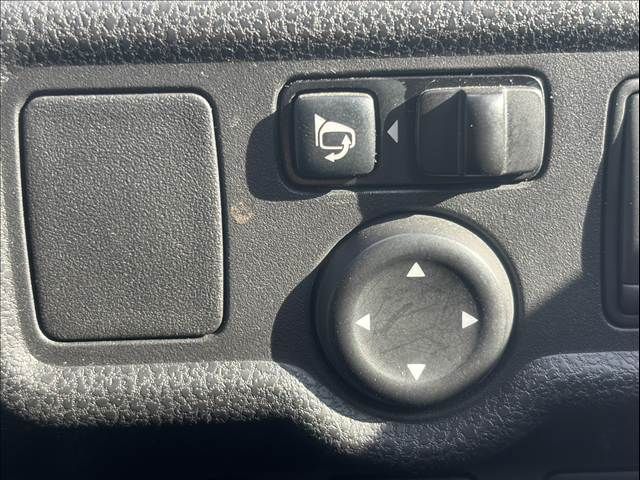 NISSAN NOTE 2013 Image 31