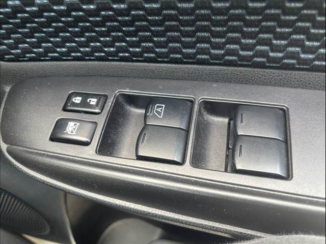 NISSAN NOTE 2013 Image 31