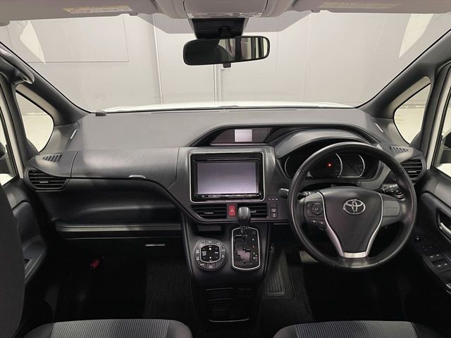 TOYOTA NOAH 2016 Image 31