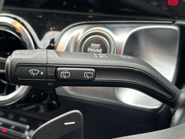 MERCEDES BENZ GLB 2021 Image 31