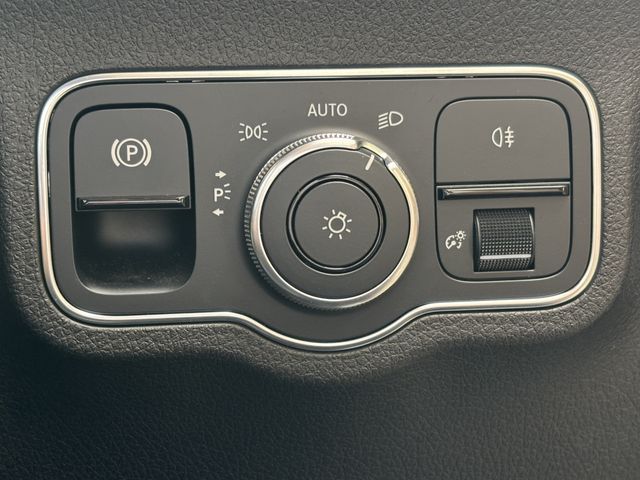 MERCEDES BENZ GLB 2021 Image 31