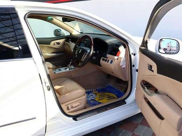 TOYOTA CROWN SEDAN HYBRID 2010 Image 31