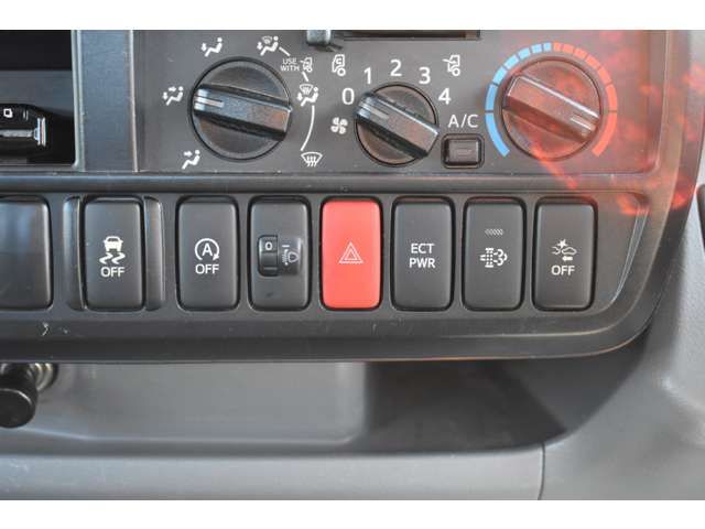 TOYOTA DYNA 2018 Image 31