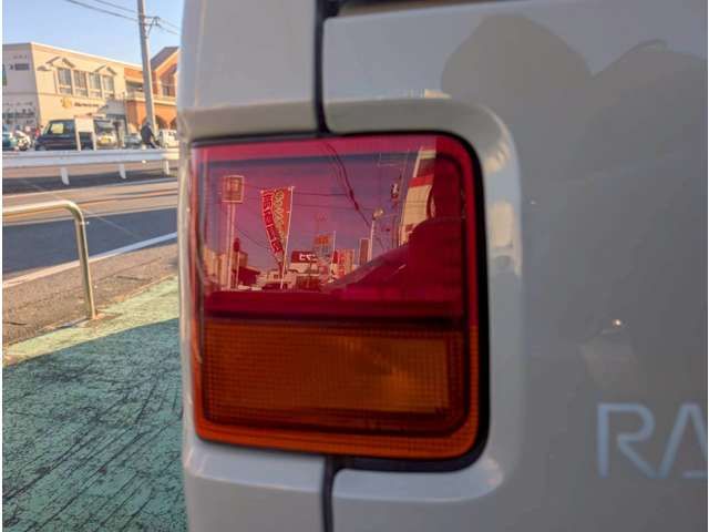 NISSAN RASHEEN 1998 Image 31