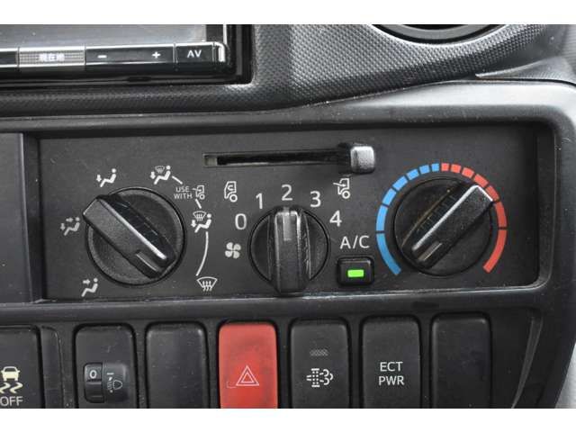 TOYOTA DYNA 2020 Image 31