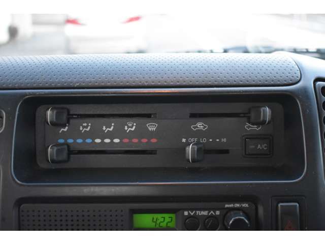 TOYOTA DYNA 2011 Image 31