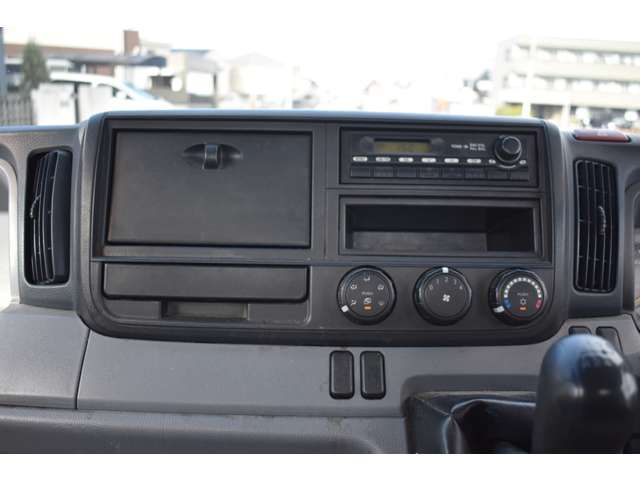 MITSUBISHI CANTER 2013 Image 31