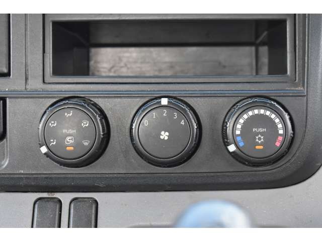 MITSUBISHI CANTER 2013 Image 31