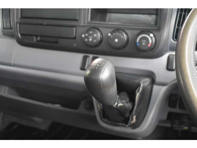 MITSUBISHI CANTER 2013 Image 31