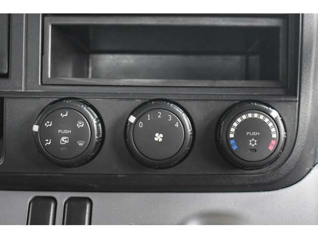 MITSUBISHI CANTER 2013 Image 31