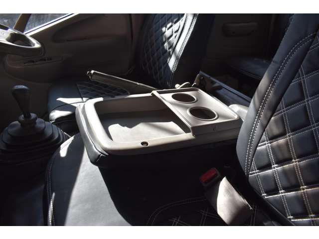 HINO DUTRO 2005 Image 31