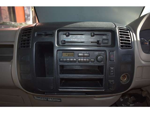 HINO DUTRO 2005 Image 31