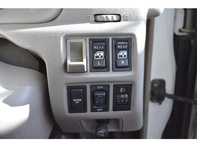 HINO DUTRO 2005 Image 31